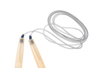 100人で回す縄を1人が跳ぶ動画が話題